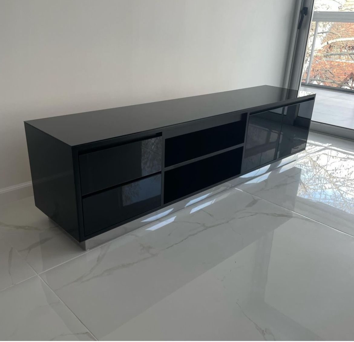 Mueble London